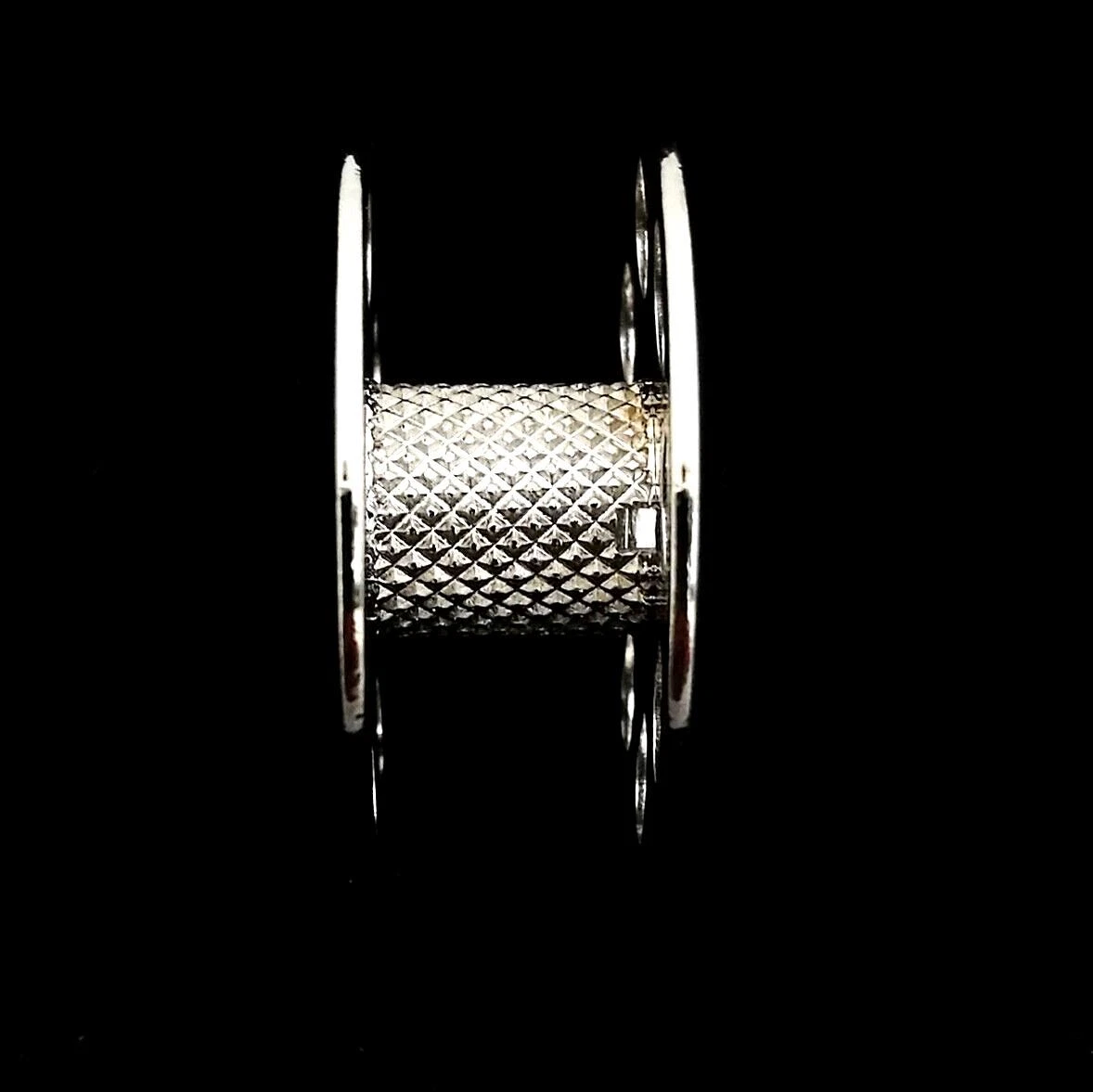 "M" Style Bobbin Case (Japan Made) + 5X Bobbins for Singer 111W, Consew 206RB