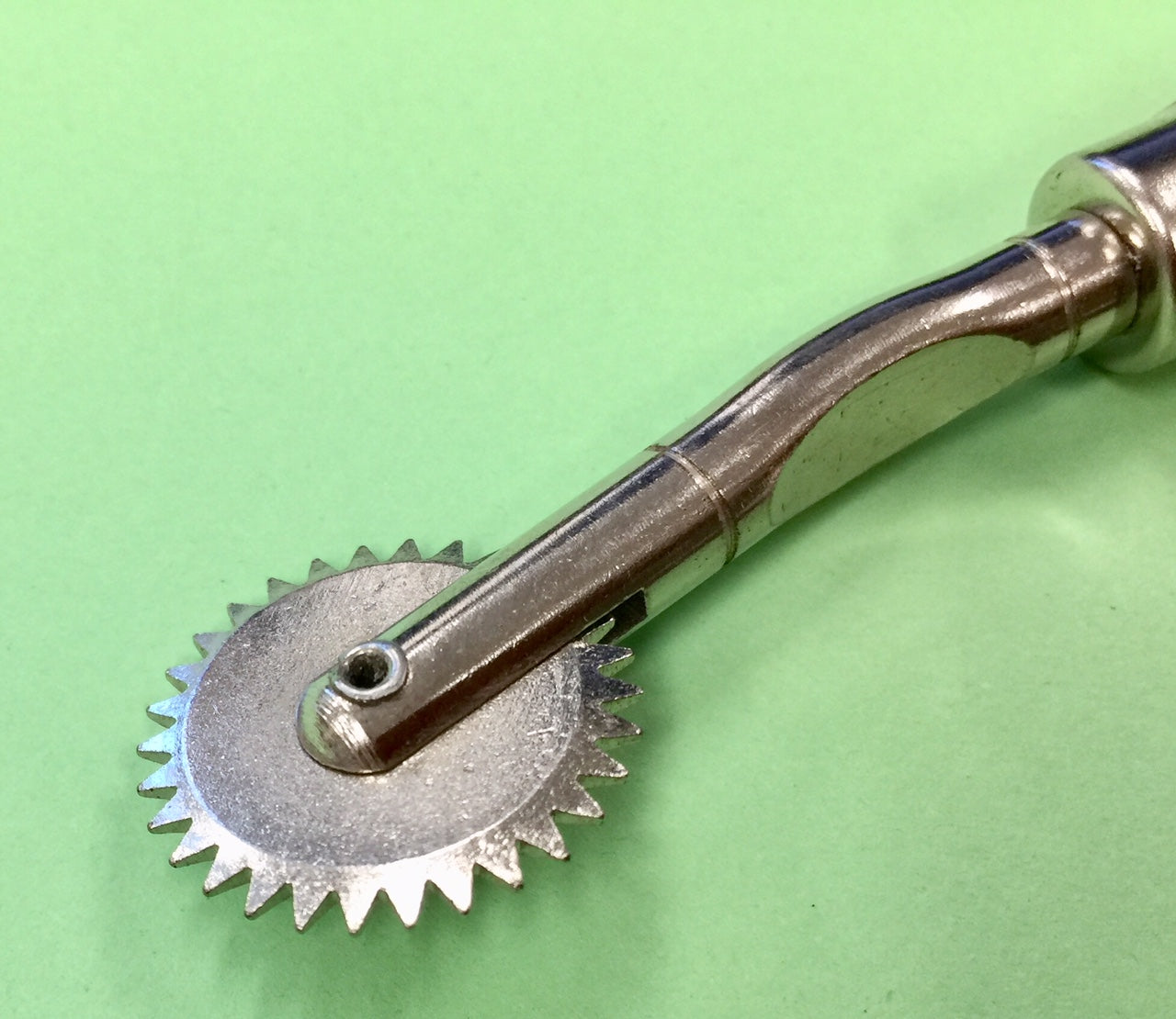 Tracing Wheel (Sharp Teeth)  (Large)