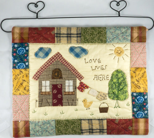Love Lives Here (Pattern)